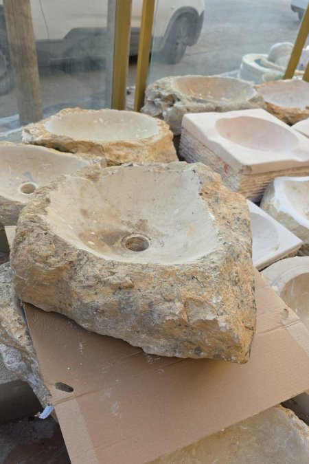 حوض حجر طبيعي – 50×55 سم